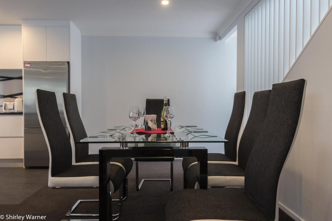 The York Apartments Hamilton Bagian luar foto