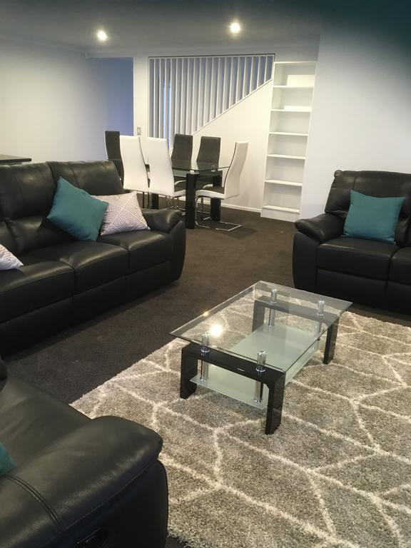 The York Apartments Hamilton Bagian luar foto