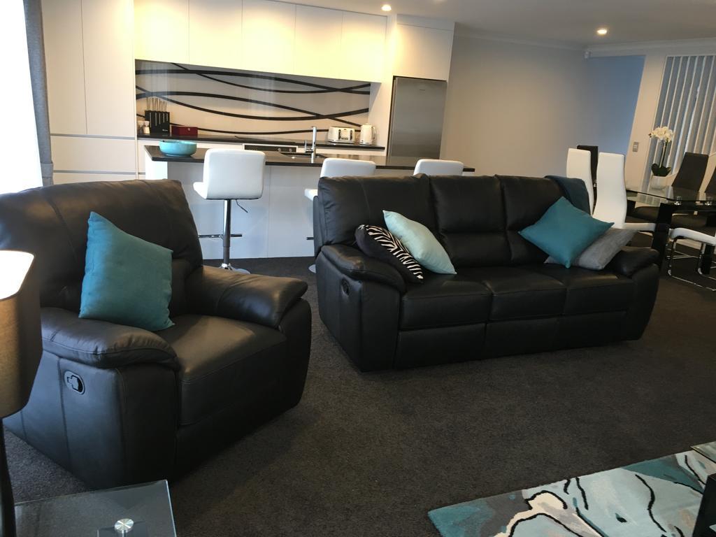 The York Apartments Hamilton Bagian luar foto