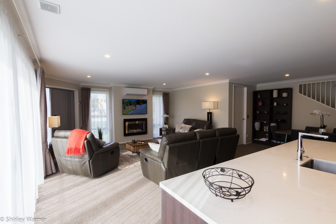 The York Apartments Hamilton Bagian luar foto