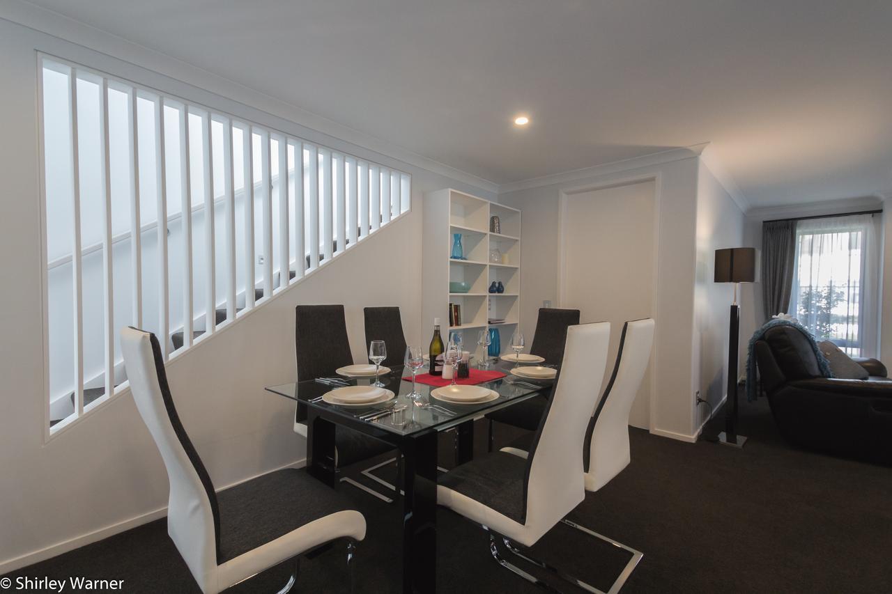 The York Apartments Hamilton Bagian luar foto