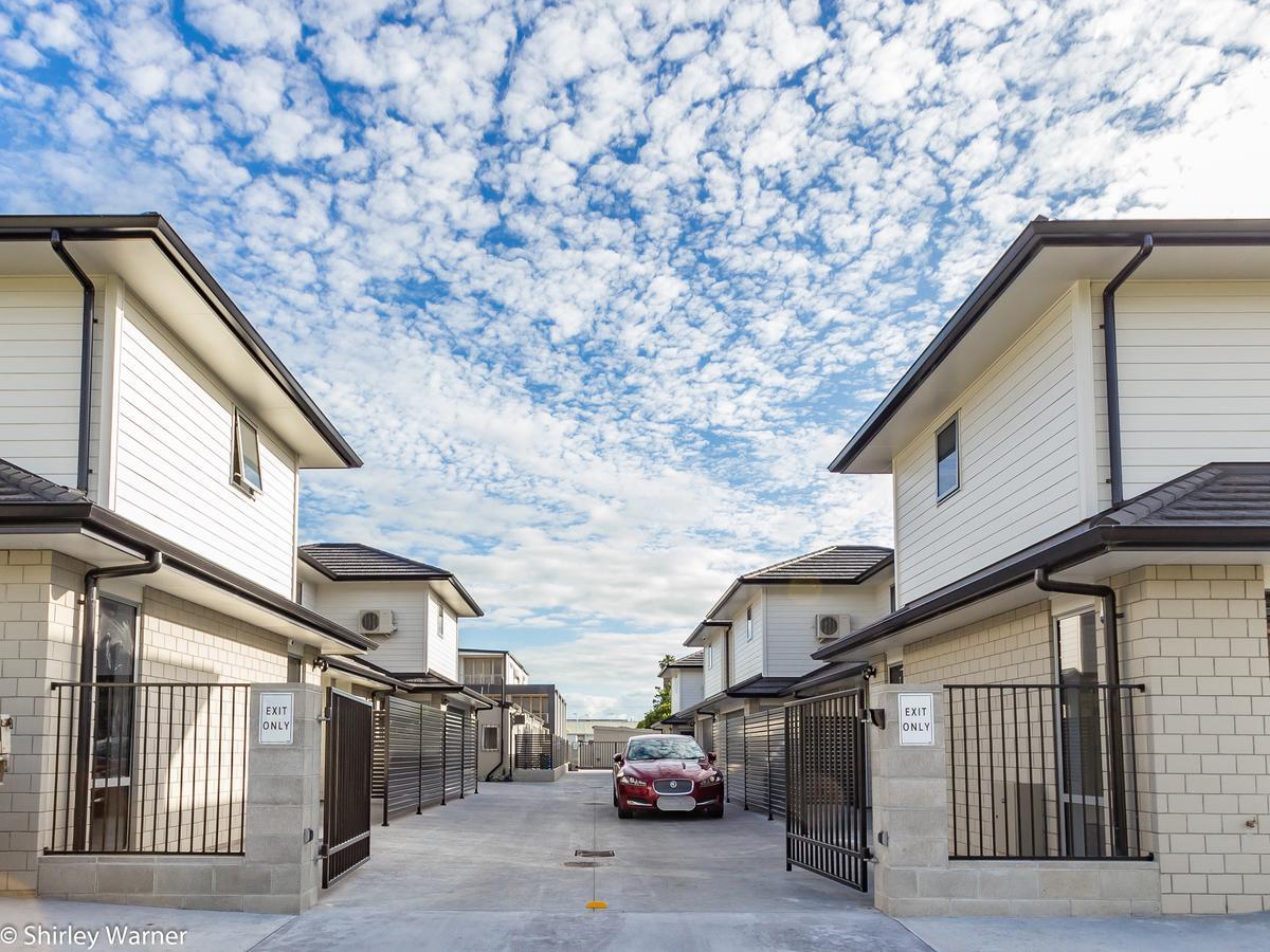 The York Apartments Hamilton Bagian luar foto