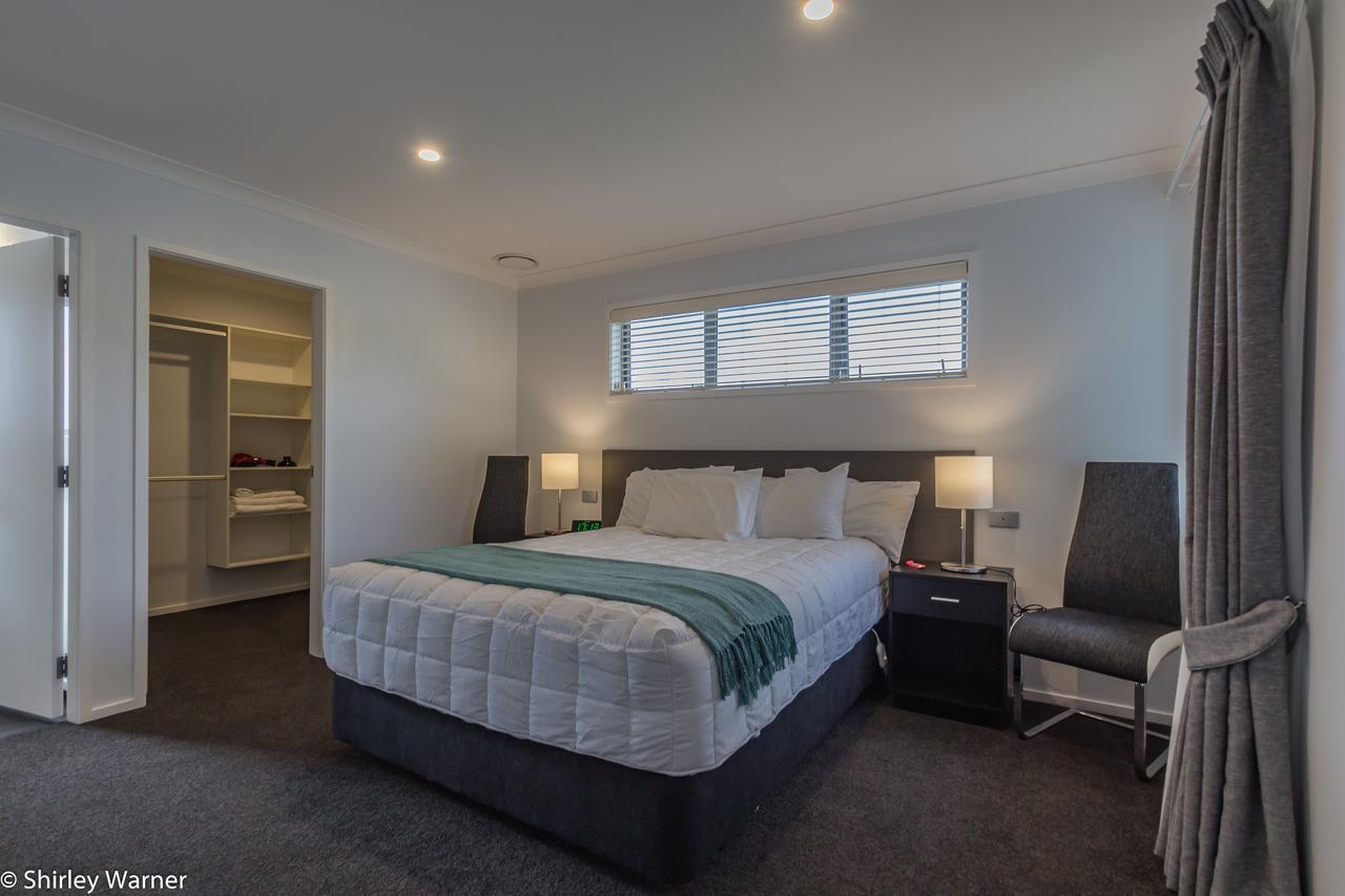 The York Apartments Hamilton Bagian luar foto