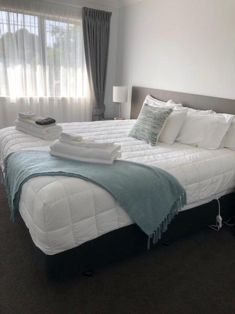 The York Apartments Hamilton Bagian luar foto